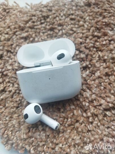 Беспроводные наушники apple airpods