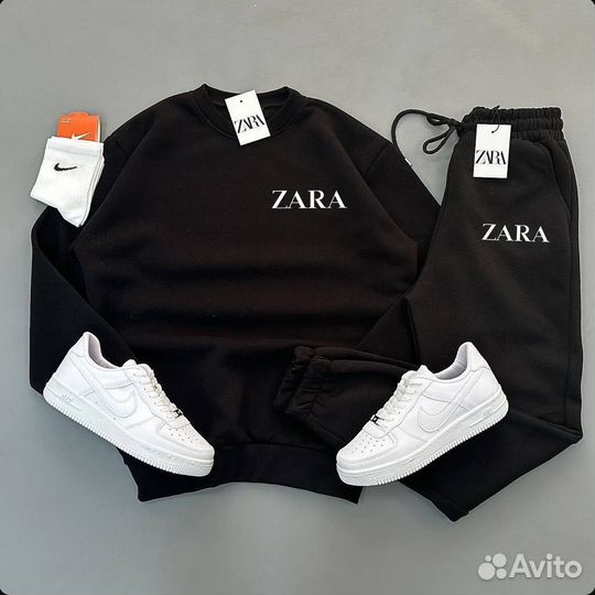 Мужской спортивный костюм