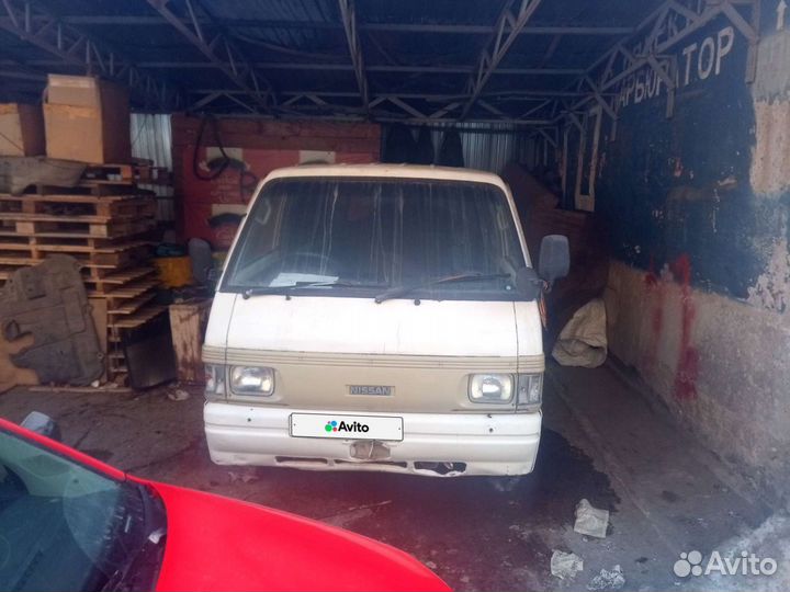 Nissan Vanette Cargo 2.3 МТ, 1996, 305 589 км