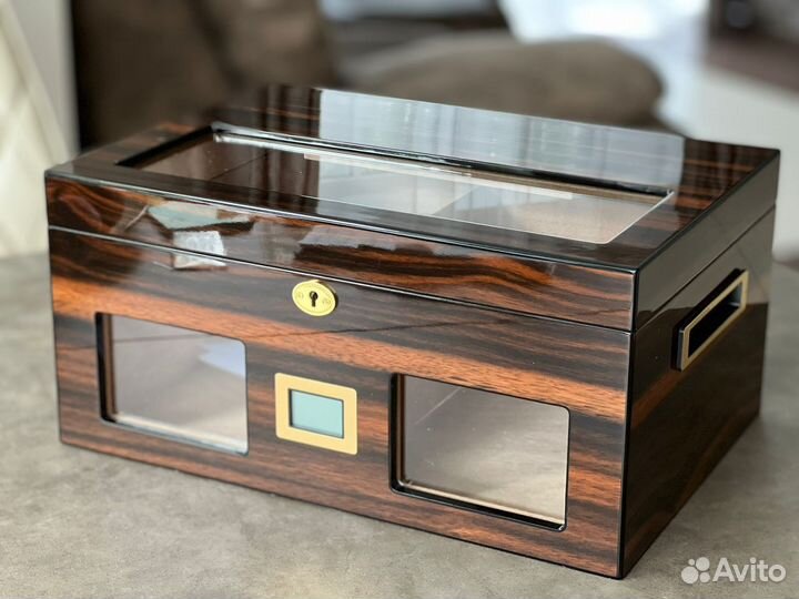 Хьюмидор Lubinski на 100 сигар cо стеклом (новый)