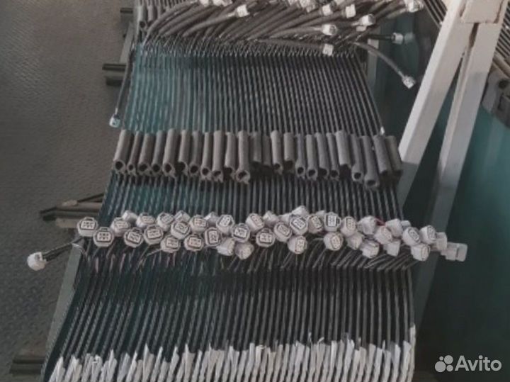 Стекло боковое правое у стрелы Caterpillar