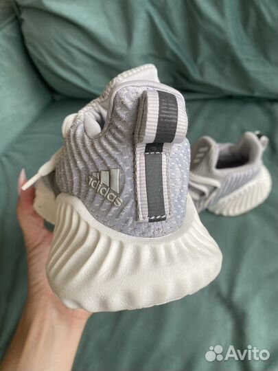 Кроссовки женские adidas