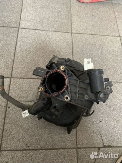 Коллектор впускной Mazda 3 (BK) 1.6 Z601