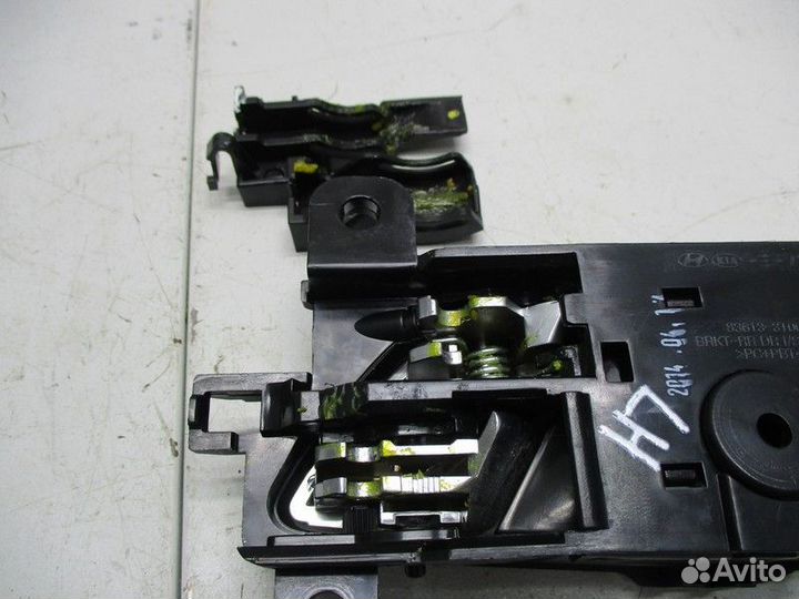 Ручка двери задней внутренняя левая Kia Quoris KH