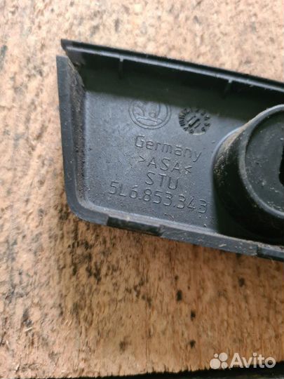 Накладка крышки багажника Skoda Yeti 2011