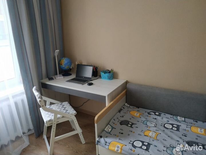 Детский письменный стол