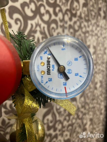 Комплект: Баллон для гелия с редуктором и насадкой