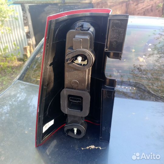 Задняя правая фара лада Ларгус