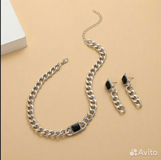 Цепочка с подвеской и серьги цепи