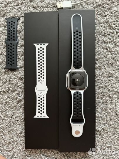 Apple watch SE 44mm (Nike)