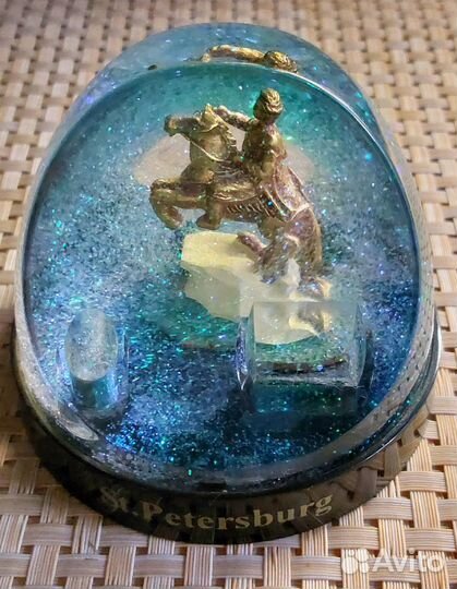 Карандашница сувенирная в виде шара с блёстками