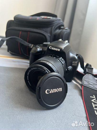 Зеркальный фотоаппарат Canon EOS 550D Kit