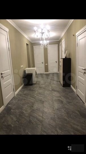 Комната 18 м² в 5-к., 1/1 эт.