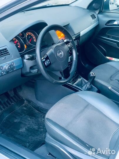 Opel Astra 1.6 МТ, 2011, 250 351 км