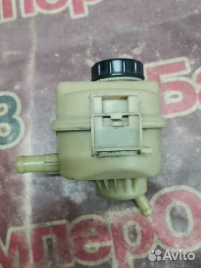 Бачок гидроусилителя передний Renault Logan