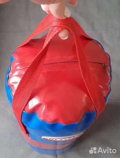 Боксерская груша и перчатки