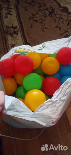 Сухой бассейн с шариками