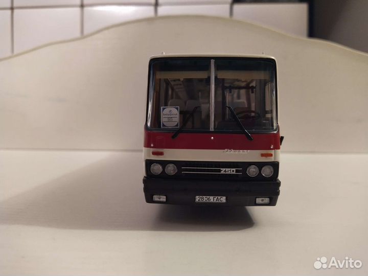 Икарус-250.70 земляничный Demprice 1:43