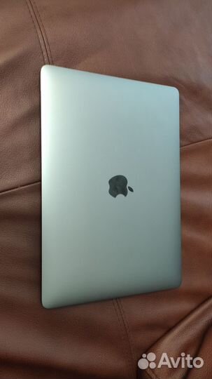 Apple MacBook Pro 13 2017 touch bar