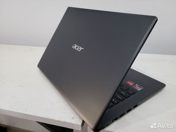 Ультрабук Acer 14.0 full HD на годовой гарантии