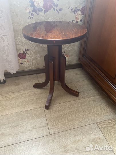 Стульчик для фортепиано крутящийся