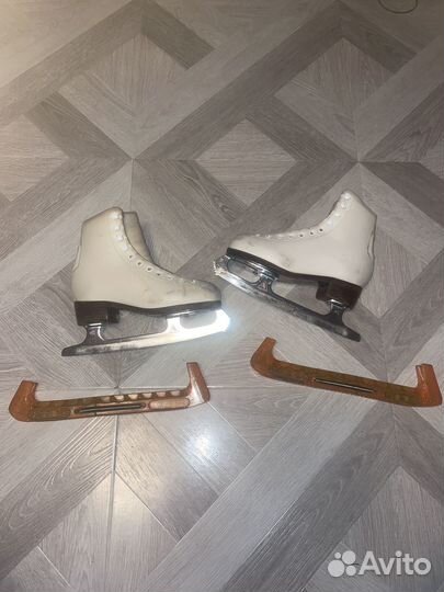 Фигурные коньки edea 205