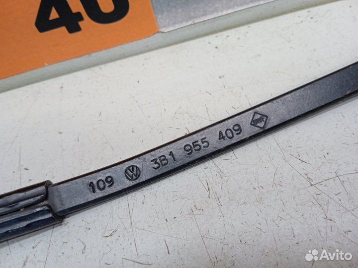 Поводок стеклоочистителя передний левый Volkswagen