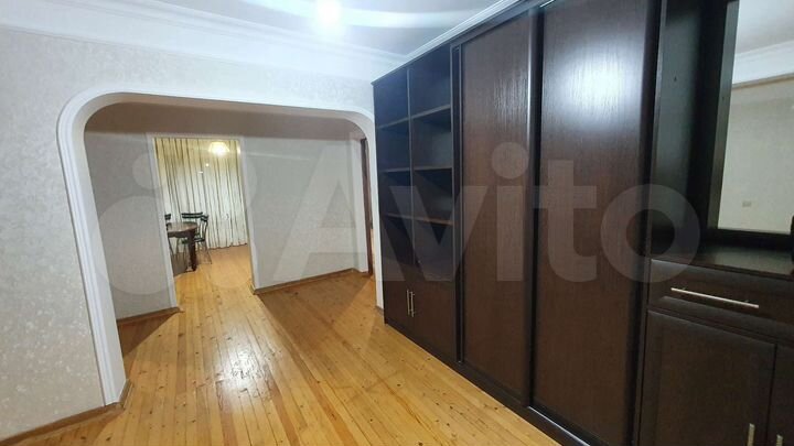 2-к. квартира, 72 м², 3/10 эт.