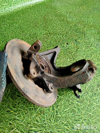 Кулак поворотный передний левый Пежо 306 1.4 1998г