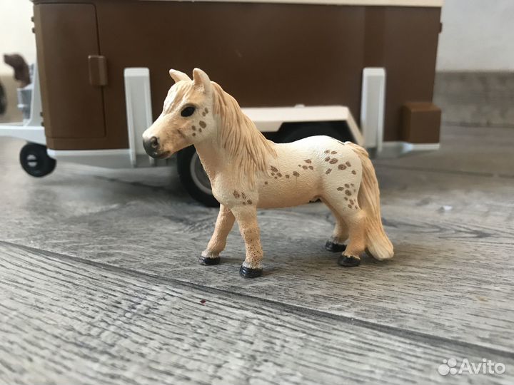 Фигурки лошадей schleich