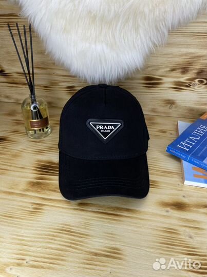 Бейсболка P R A D A