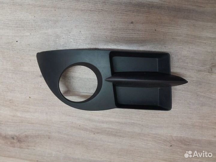 Решетка в бампер правая Renault Symbol I рестайлин