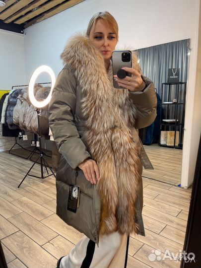 Пальто Пуховик 95см мокко с объемной лисой