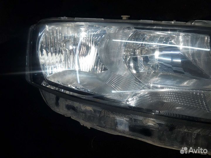 Фара правая skoda rapid оригинал