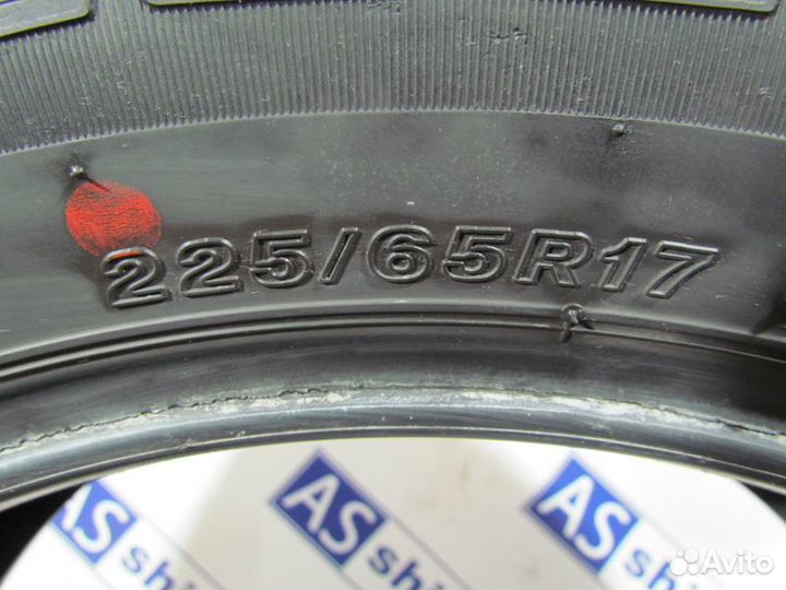 Bridgestone Dueler H/T D687 225/65 R17 102Q