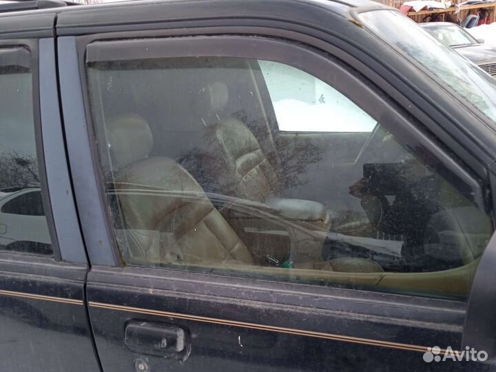 Стекло боковое Ford Explorer 2 Форд Эксплорер 2