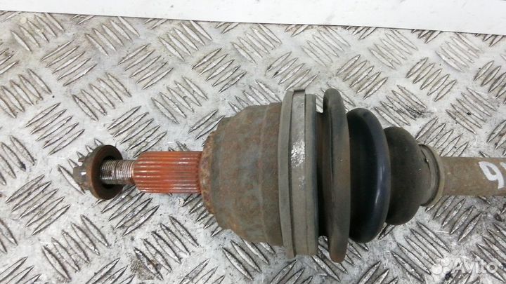 Полуось передняя левая (приводной вал, шрус)