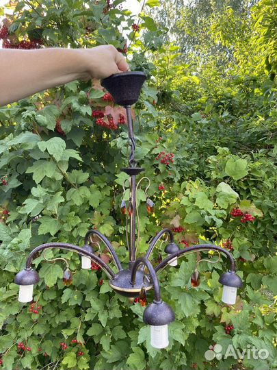 Люстра 5 плафонов изящная