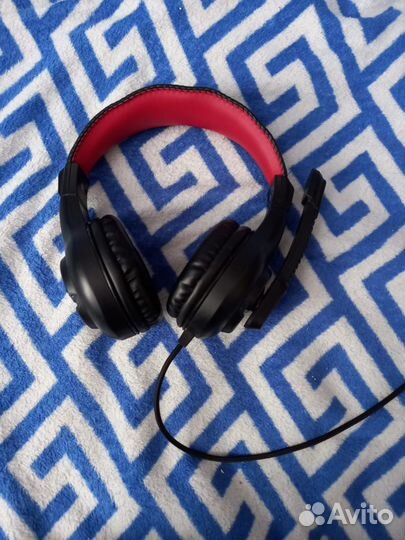 Проводные наушники с микрофоном