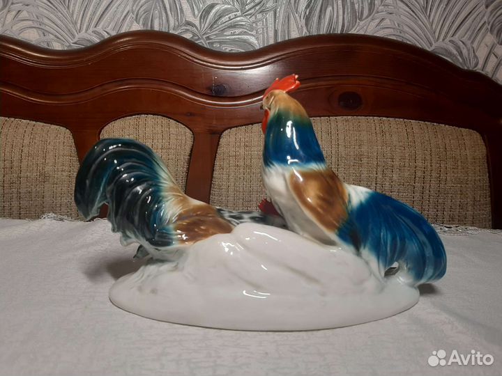 Фарфоровая статуэтка голуби/ петухи гдр фаянс