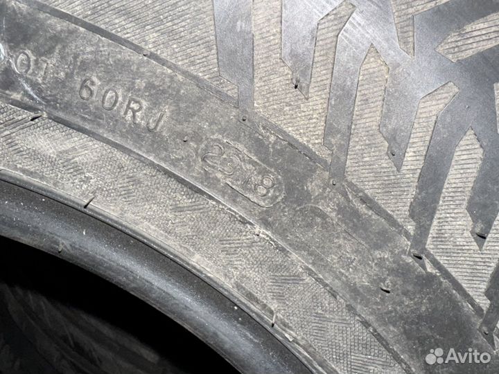 Nokian Tyres Hakkapeliitta 8 SUV 245/70 R16