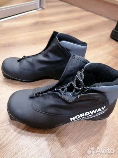 Лыжные ботинки р. 41