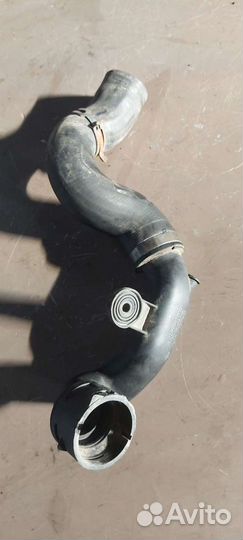 Патрубок радиатора на Volkswagen Touareg