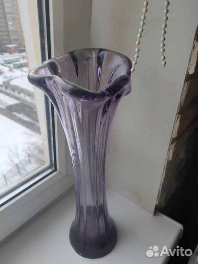 Ваза фиолетовая