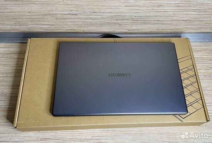 Huawei matebook D15 i5/8gb/256gb