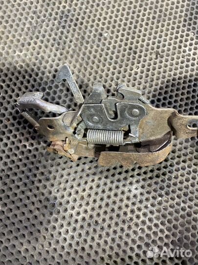 Замок капота Toyota 4Runner VZN130 Тойота