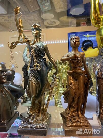 Статуэтка фемида, фортуна