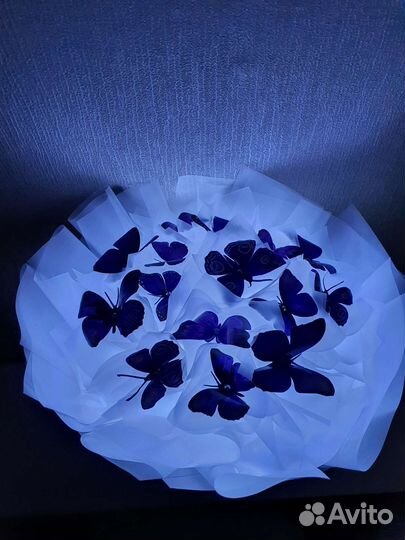 Светильник из бабочек