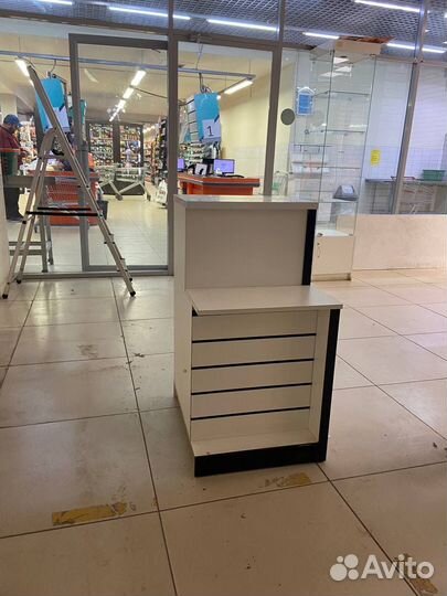 Тумбочка для магазина