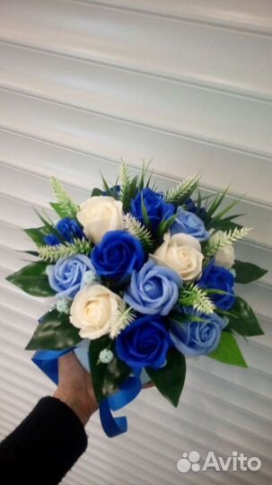 Цветы из мыла в шляпной коробке